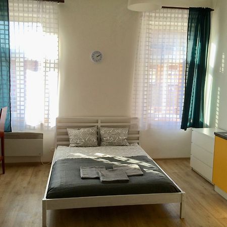 Residence Vita Nejedleho Πράγα Εξωτερικό φωτογραφία